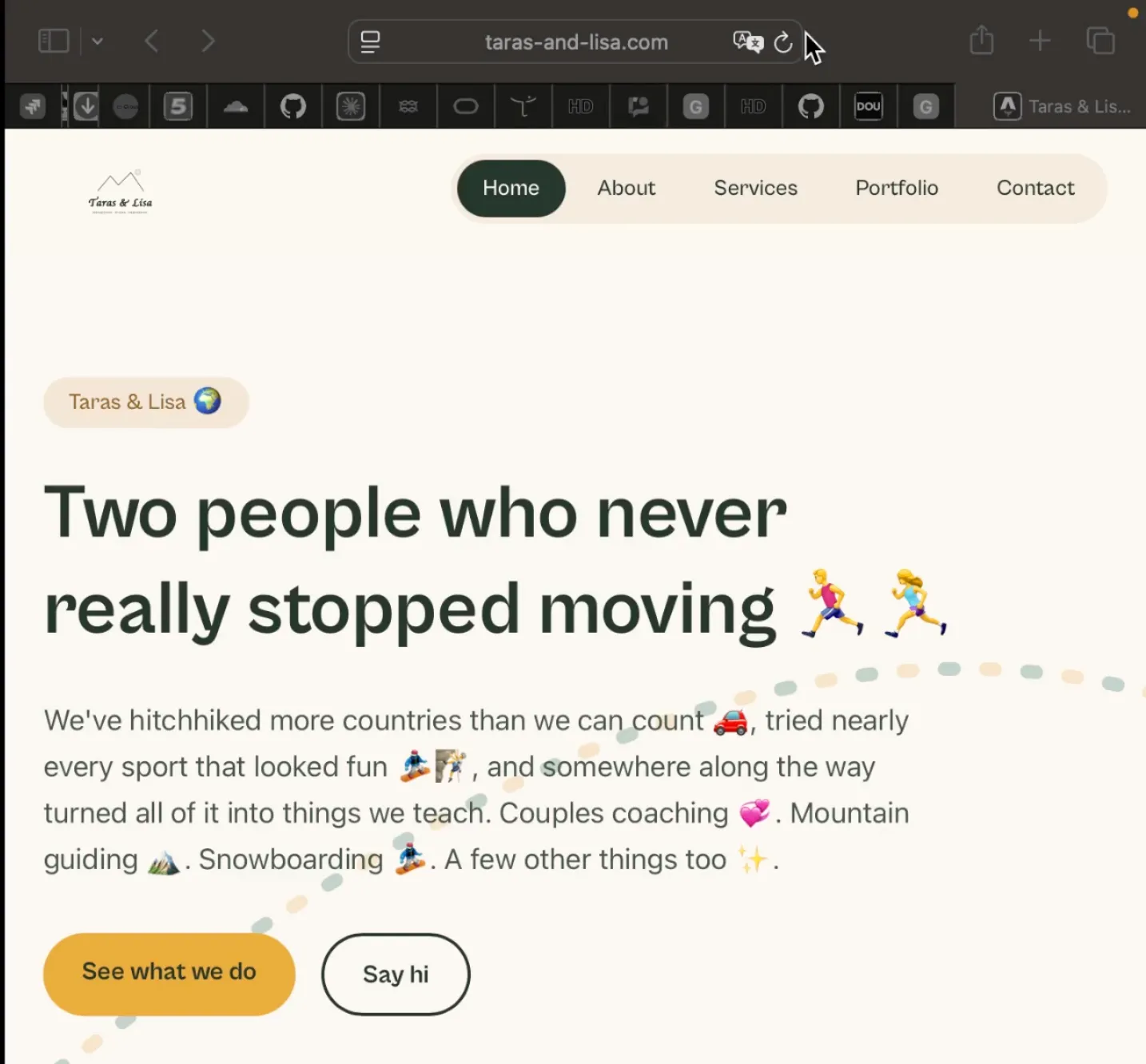 Page d’accueil de taras-and-lisa.com avec des emojis dans le titre et le paragraphe.